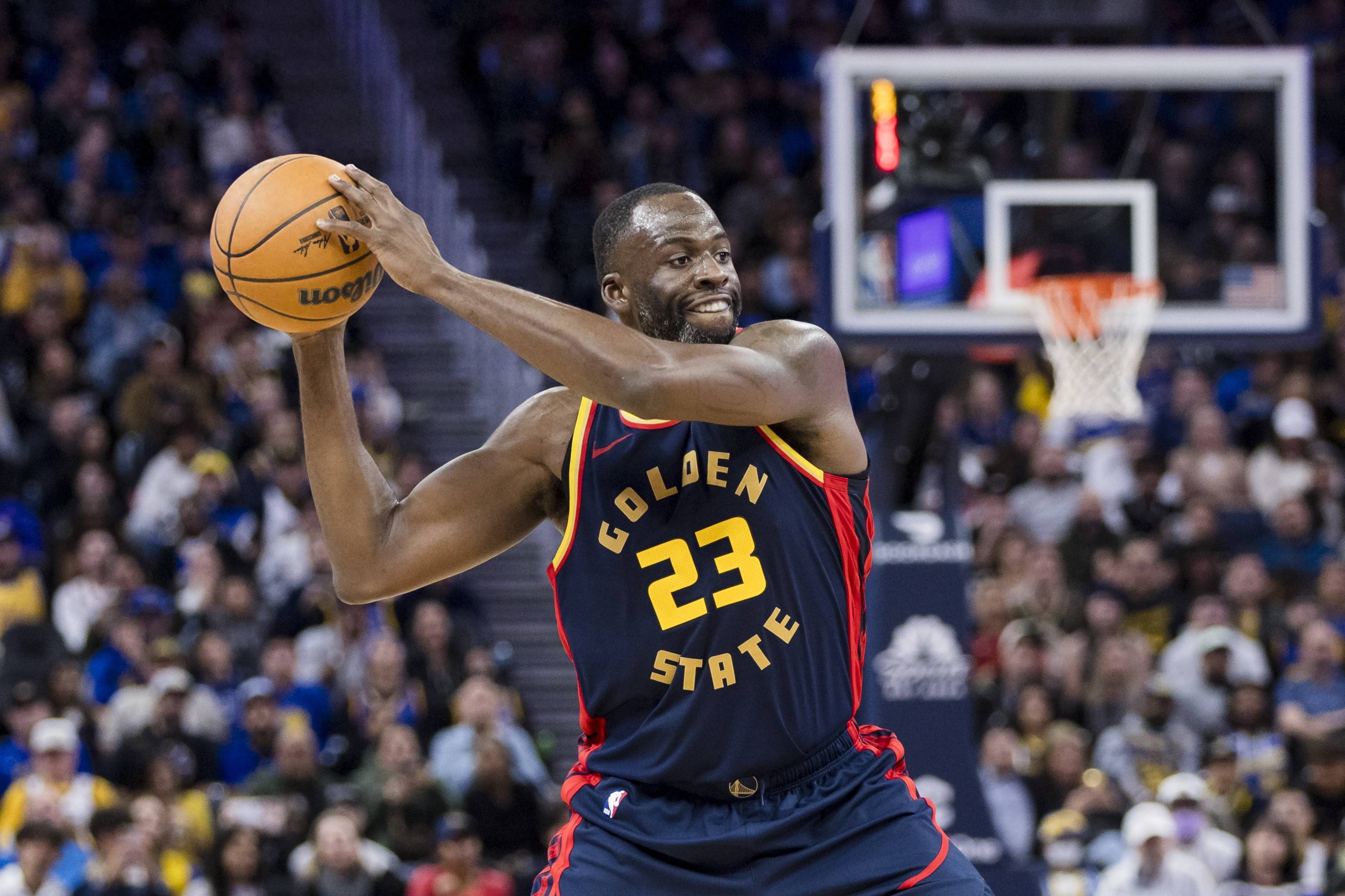 斯图加特迎NBA季后赛关键赛；清晨扳平良机；赛场秩序良好；心理建设被强调