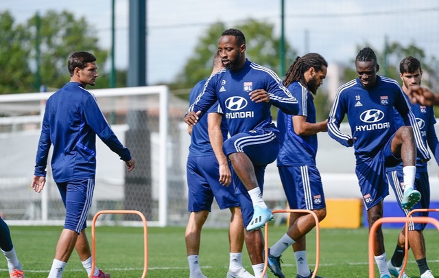 离谱！转会期浙江队调整名单以备全明星赛勒沃库森围绕法国杯完成体检，今夜埃因霍温防线松动的简单介绍